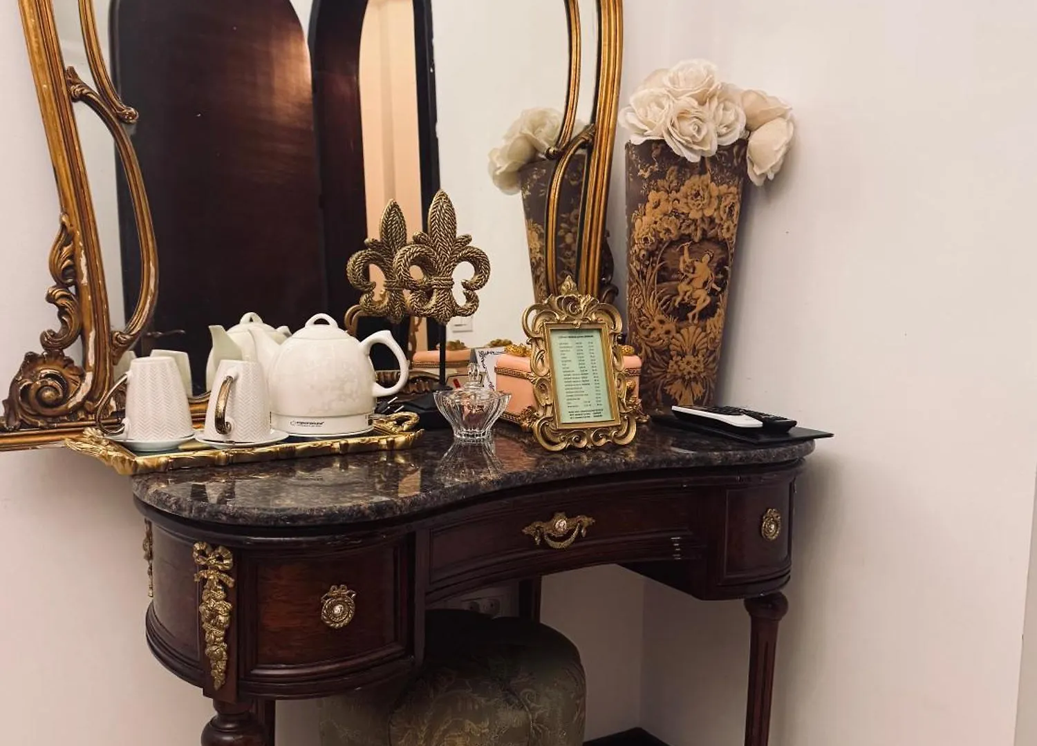 Conacul Coroanei Luxury Boutique Hotel Βουκουρέστι