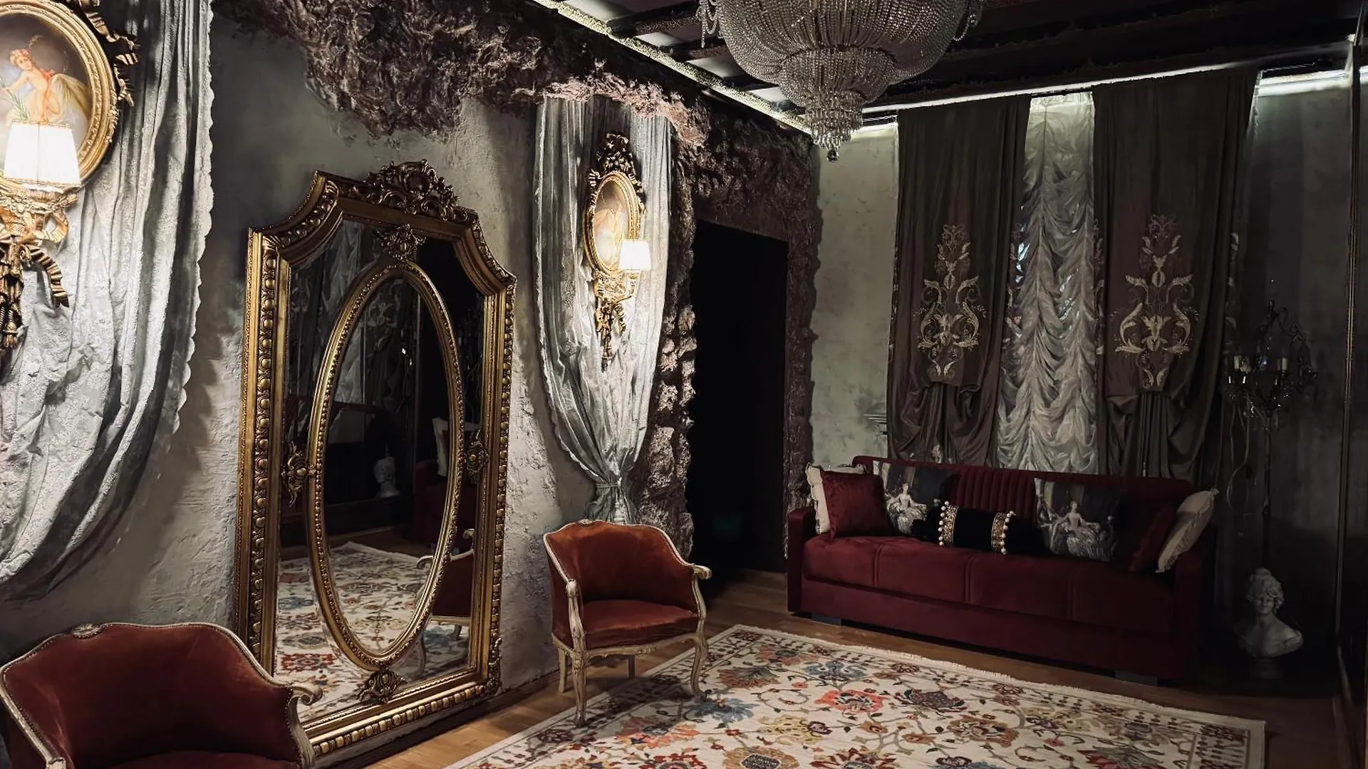 Επικοινωνία με το Conacul Coroanei Luxury Boutique Hotel