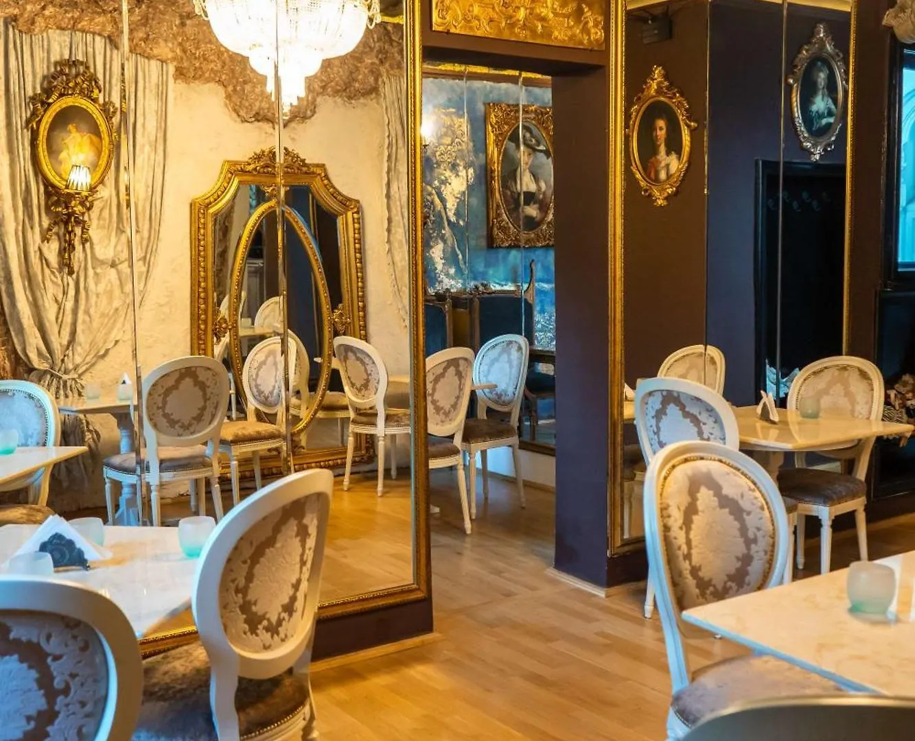 Conacul Coroanei Luxury Boutique Hotel Bukareszt