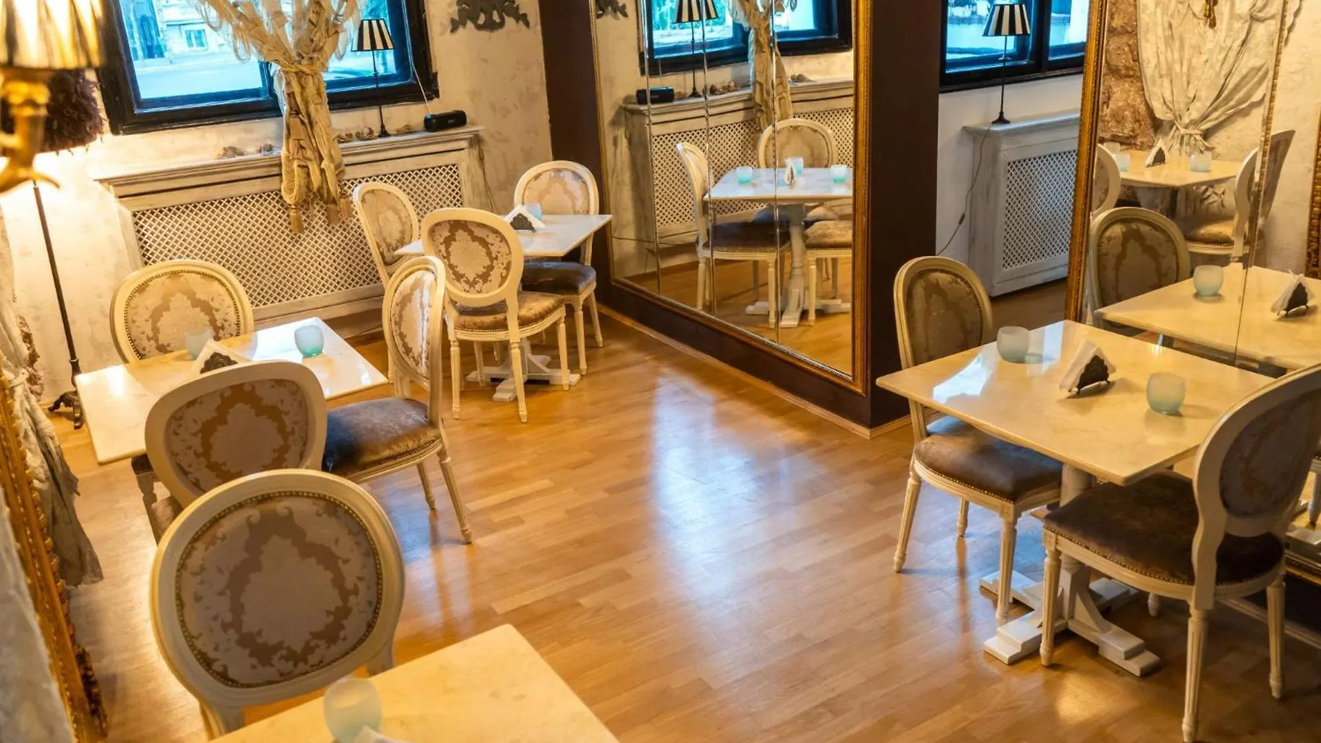 Conacul Coroanei Luxury Boutique Hotel Bucharest Romania
