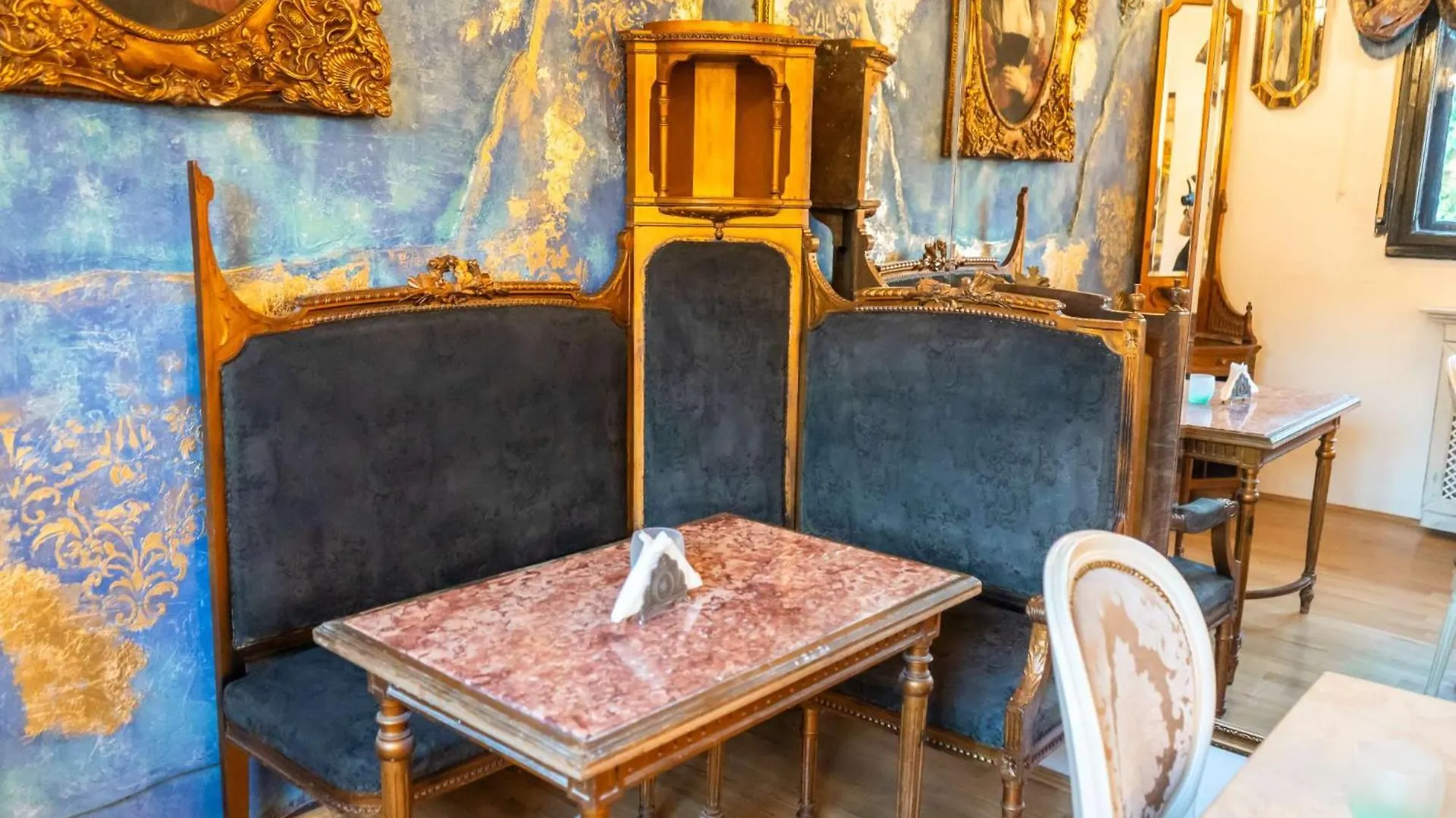 Conacul Coroanei Luxury Boutique Hotel Bukareszt