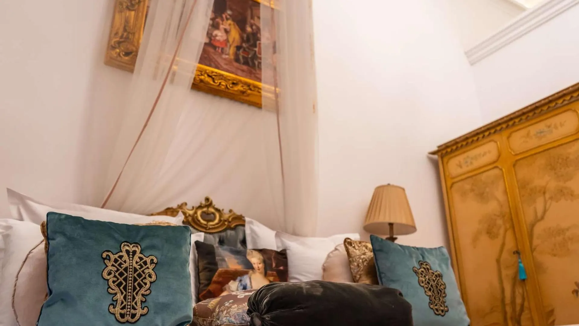 Conacul Coroanei Luxury Boutique Hotel Bukareszt