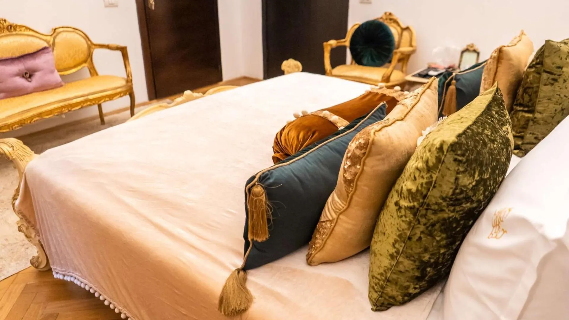Conacul Coroanei Luxury Boutique Hotel Bukareszt