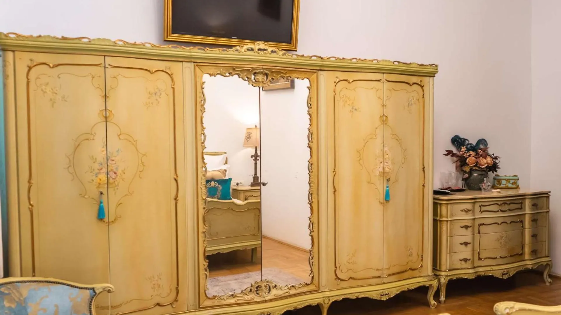 Conacul Coroanei Luxury Boutique Hotel Bukareszt