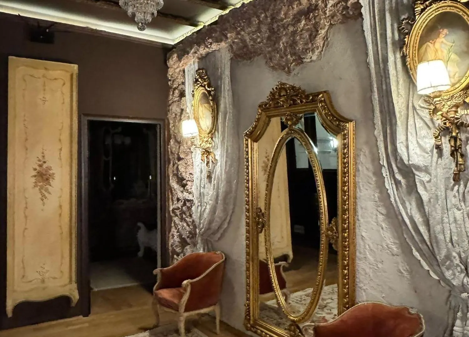 *****  Conacul Coroanei Luxury Boutique Hotel Bucharest Romania