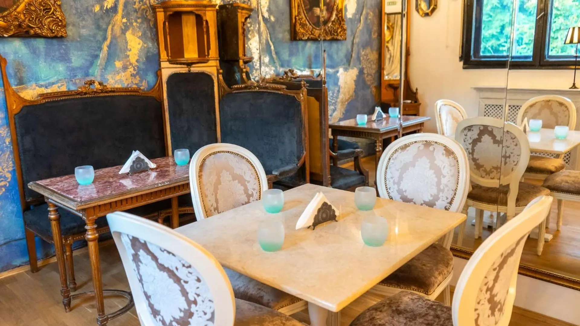 *****  Conacul Coroanei Luxury Boutique Hotel Boekarest Roemenië