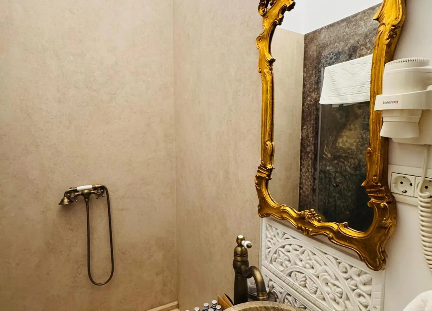 Conacul Coroanei Luxury Boutique Hotel Boekarest