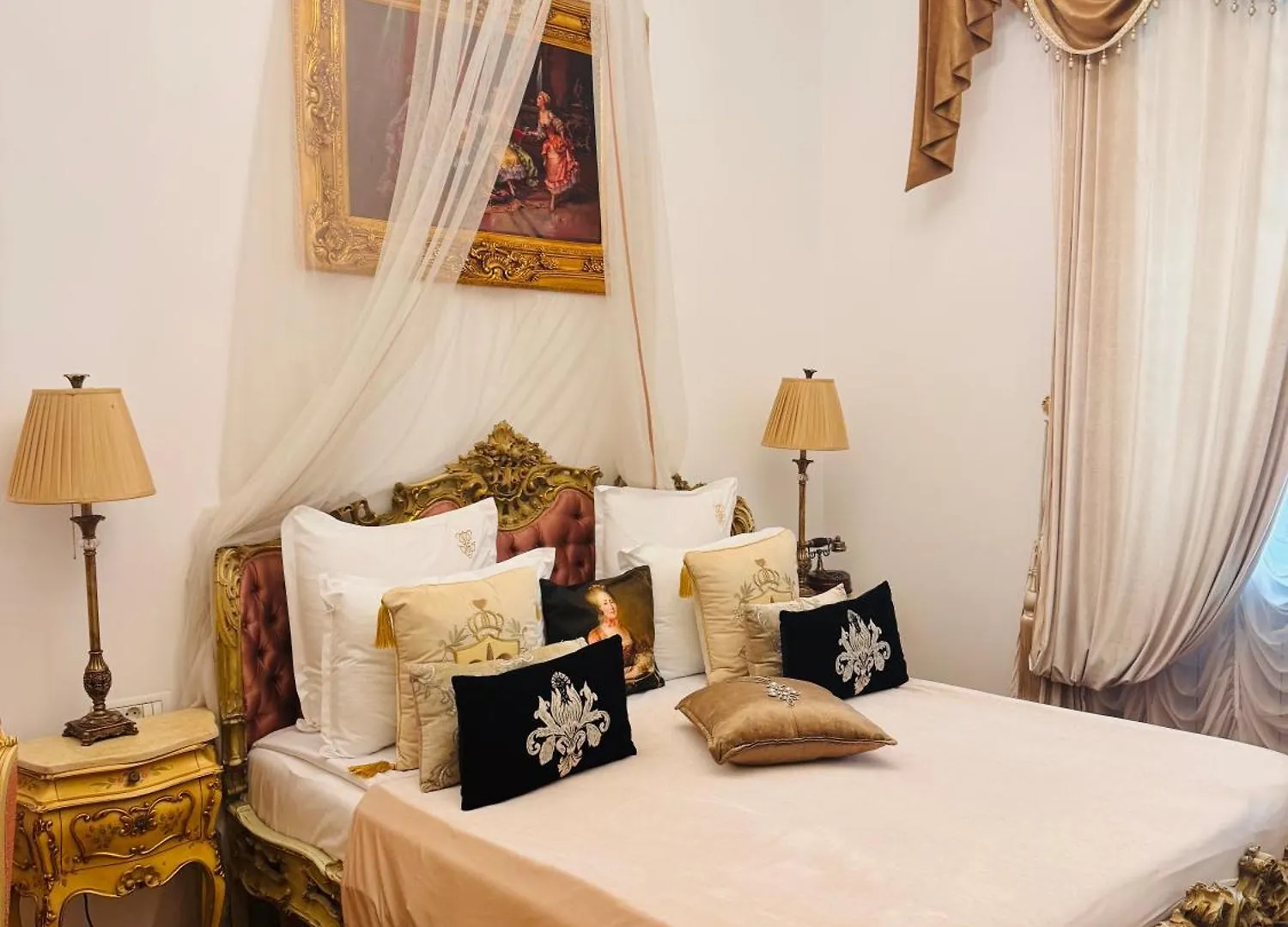 Conacul Coroanei Luxury Boutique Hotel Bukarest