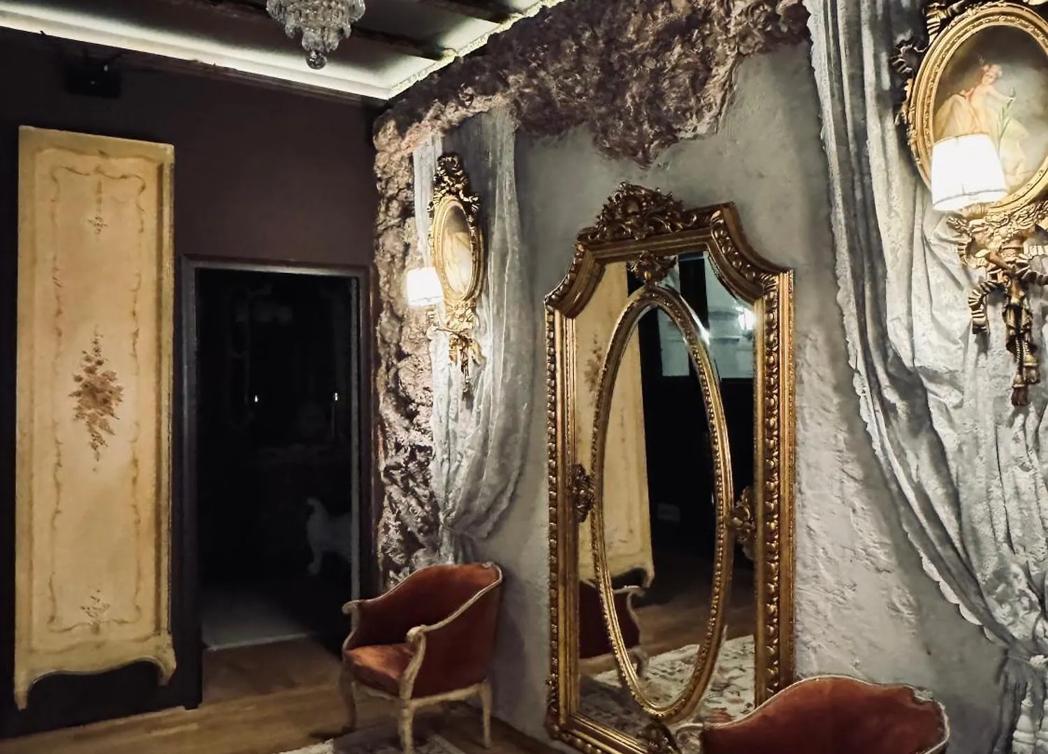 Conacul Coroanei Luxury Boutique Hotel Bukarest